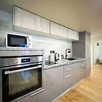Urban Flat 89 - Charming Flat *