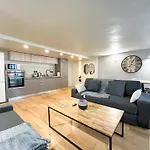 Urban Flat 89 - Charming Flat *